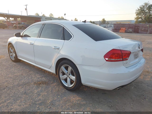 2012 Volkswagen Passat 2.5l Se მანქანა იყიდება აუქციონზე, vin: 1VWBP7A38CC010507, აუქციონის ნომერი: 46117423
