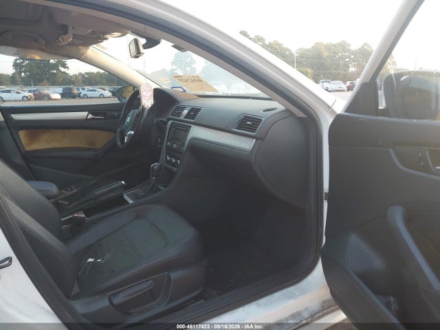 2012 Volkswagen Passat 2.5l Se მანქანა იყიდება აუქციონზე, vin: 1VWBP7A38CC010507, აუქციონის ნომერი: 46117423