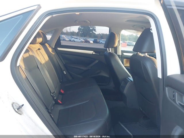 2012 Volkswagen Passat 2.5l Se მანქანა იყიდება აუქციონზე, vin: 1VWBP7A38CC010507, აუქციონის ნომერი: 46117423