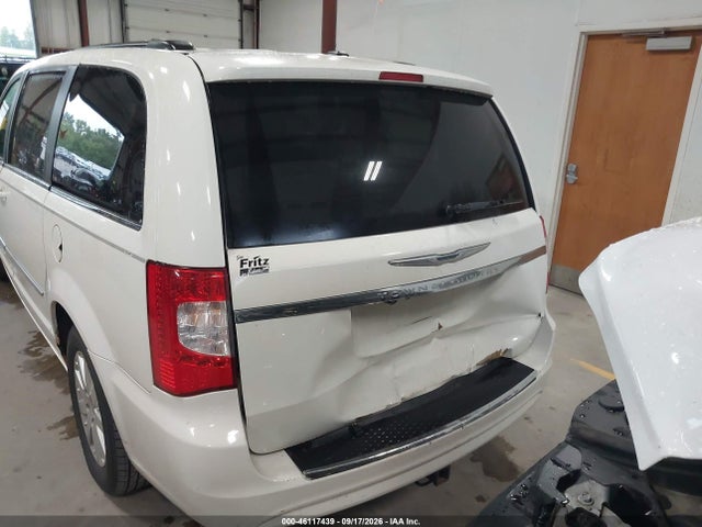2013 Chrysler Town & Country Touring მანქანა იყიდება აუქციონზე, vin: 2C4RC1BG5DR565614, აუქციონის ნომერი: 46117439