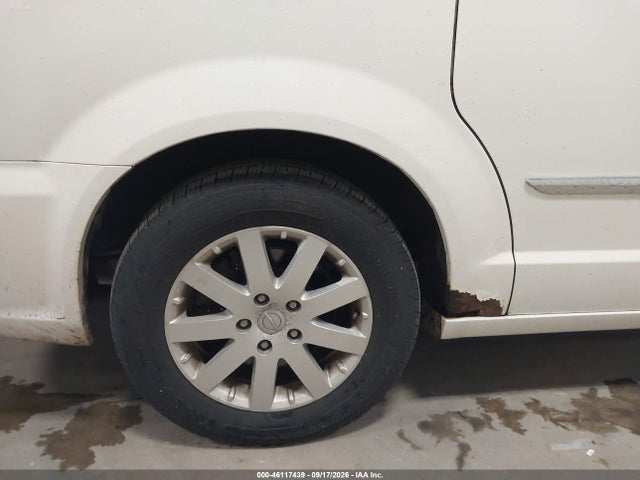 2013 Chrysler Town & Country Touring მანქანა იყიდება აუქციონზე, vin: 2C4RC1BG5DR565614, აუქციონის ნომერი: 46117439