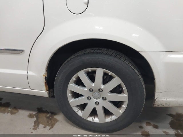 2013 Chrysler Town & Country Touring მანქანა იყიდება აუქციონზე, vin: 2C4RC1BG5DR565614, აუქციონის ნომერი: 46117439