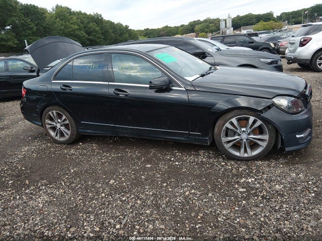2013 Mercedes-benz C 300 Sport 4matic მანქანა იყიდება აუქციონზე, vin: WDDGF8AB5DR278010, აუქციონის ნომერი: 46117496