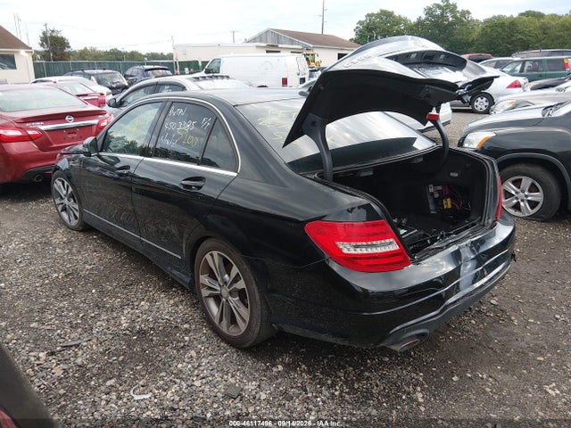 2013 Mercedes-benz C 300 Sport 4matic მანქანა იყიდება აუქციონზე, vin: WDDGF8AB5DR278010, აუქციონის ნომერი: 46117496