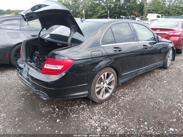 2013 Mercedes-benz C 300 Sport 4matic მანქანა იყიდება აუქციონზე, vin: WDDGF8AB5DR278010, აუქციონის ნომერი: 46117496
