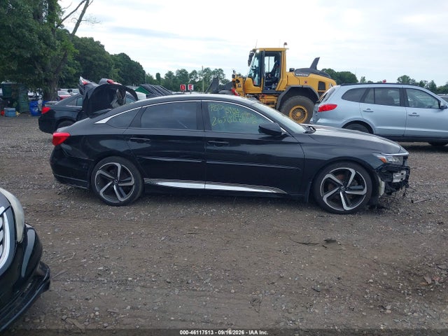 46117513 :رقم المزاد ، 1HGCR2F59HA158166 vin ، 2017 Honda Accord Sport مزاد بيع
