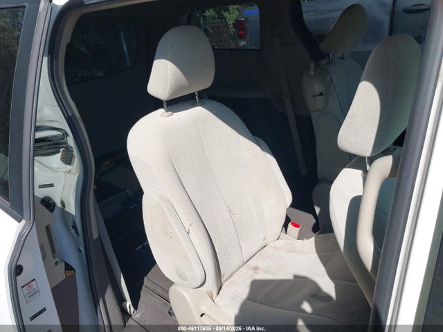 2011 Toyota Sienna Le V6 მანქანა იყიდება აუქციონზე, vin: 5TDKK3DC0BS041981, აუქციონის ნომერი: 46117605