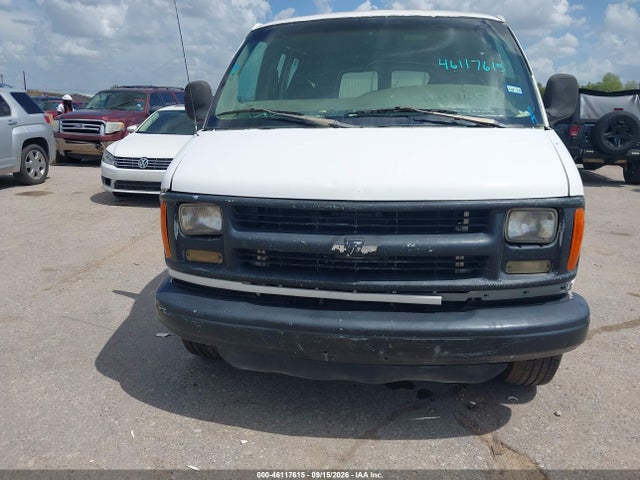 46117615 :رقم المزاد ، 1GCHG39R511150442 vin ، 2001 Chevrolet Express مزاد بيع