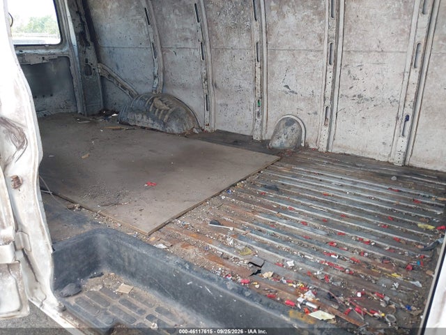 46117615 :رقم المزاد ، 1GCHG39R511150442 vin ، 2001 Chevrolet Express مزاد بيع