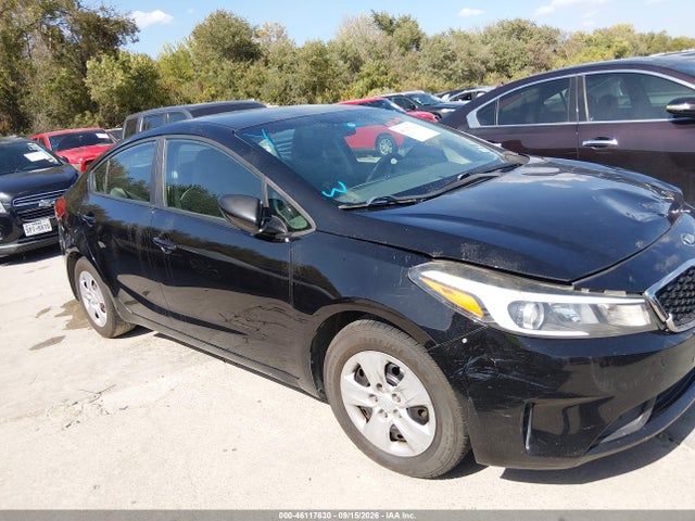 46117630 :رقم المزاد ، 3KPFL4A75JE204046 vin ، 2018 Kia Forte Lx مزاد بيع