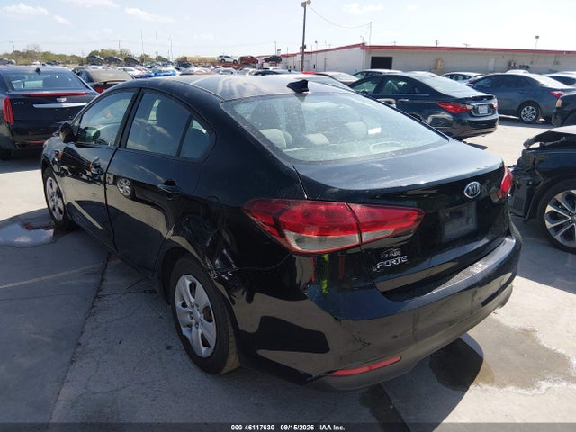 46117630 :رقم المزاد ، 3KPFL4A75JE204046 vin ، 2018 Kia Forte Lx مزاد بيع