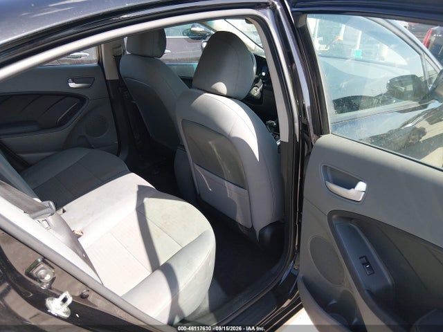 46117630 :رقم المزاد ، 3KPFL4A75JE204046 vin ، 2018 Kia Forte Lx مزاد بيع