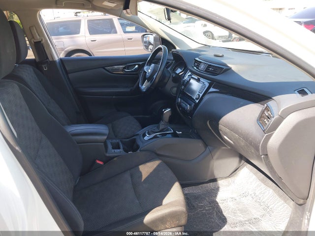 JN1BJ1CP0HW012715 Nissan Rogue Sport Sv