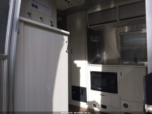 2021 Airstream Other მანქანა იყიდება აუქციონზე, vin: 1STCMAA16MJ556281, აუქციონის ნომერი: 46118122