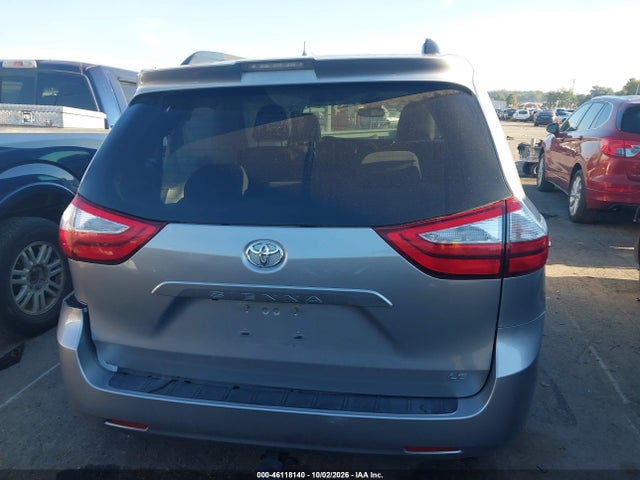 Продажа на аукционе авто 2018 Toyota Sienna Le 8 Passenger, vin: 5TDKZ3DCXJS942060, номер лота: 46118140
