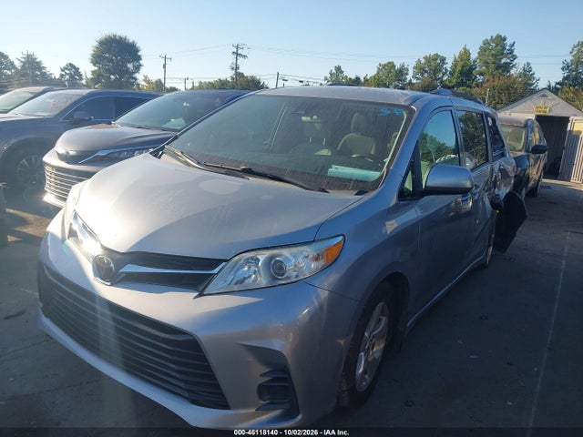 Продажа на аукционе авто 2018 Toyota Sienna Le 8 Passenger, vin: 5TDKZ3DCXJS942060, номер лота: 46118140