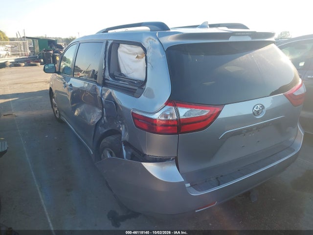 Продажа на аукционе авто 2018 Toyota Sienna Le 8 Passenger, vin: 5TDKZ3DCXJS942060, номер лота: 46118140