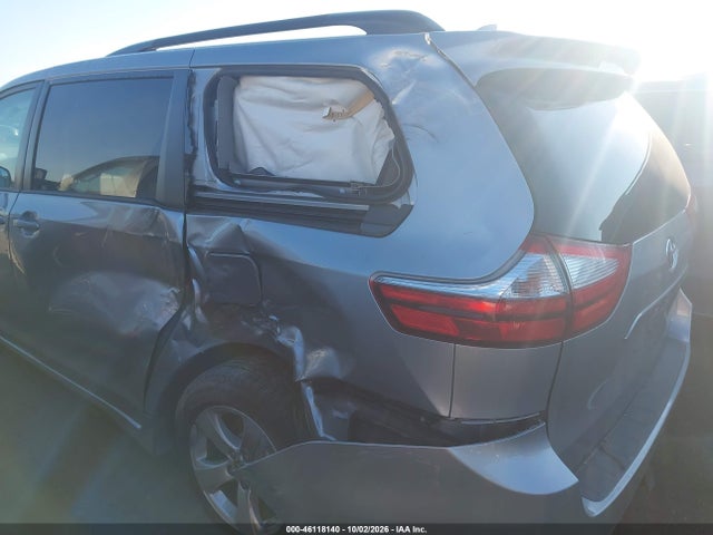 Продажа на аукционе авто 2018 Toyota Sienna Le 8 Passenger, vin: 5TDKZ3DCXJS942060, номер лота: 46118140