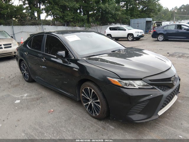 46118195 :رقم المزاد ، 4T1B11HK9JU043808 vin ، 2018 Toyota Camry Se مزاد بيع