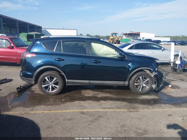2018 Toyota Rav4 Xle მანქანა იყიდება აუქციონზე, vin: JTMWFREV6JJ744098, აუქციონის ნომერი: 46118249