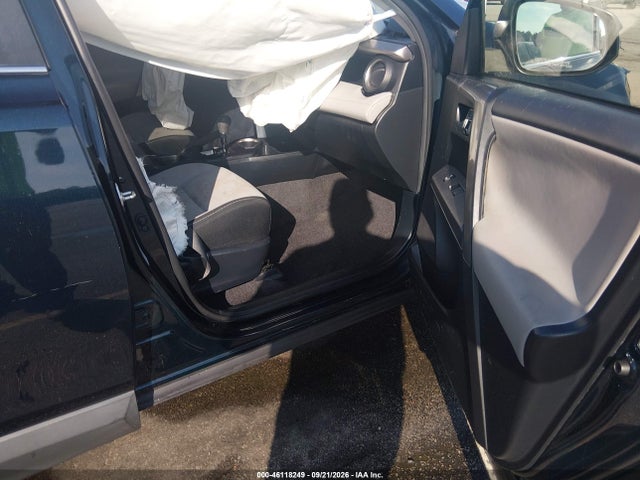 2018 Toyota Rav4 Xle მანქანა იყიდება აუქციონზე, vin: JTMWFREV6JJ744098, აუქციონის ნომერი: 46118249