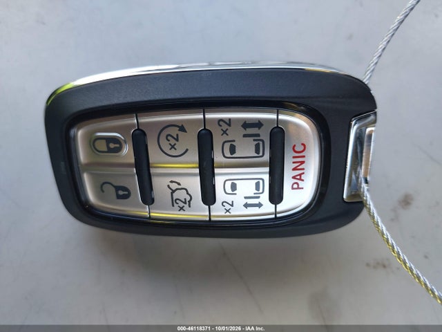 46118371 :رقم المزاد ، 2C4RC1DG6LR182132 vin ، 2020 Chrysler Voyager Lxi مزاد بيع