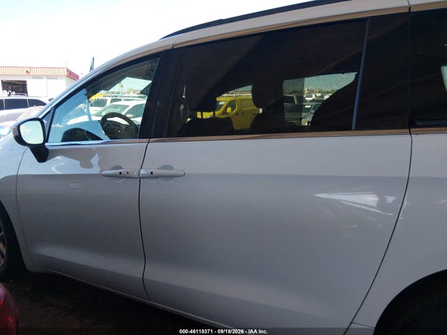 46118371 :رقم المزاد ، 2C4RC1DG6LR182132 vin ، 2020 Chrysler Voyager Lxi مزاد بيع