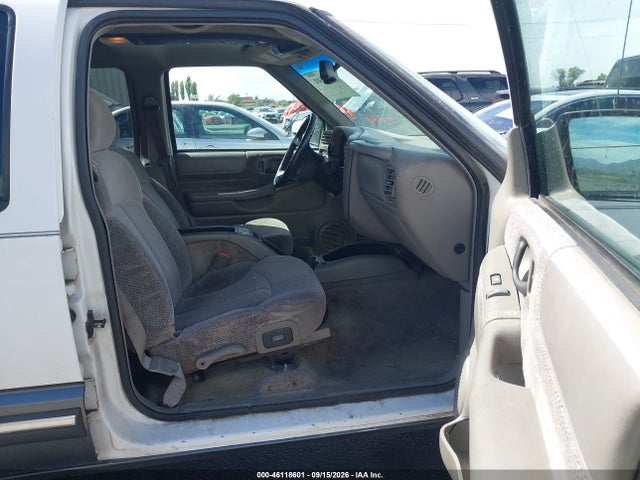 Aukcja sprzedaży 2001 Chevrolet Blazer Lt, vin: 1GNDT13W212212376, numer aukcji: 46118601