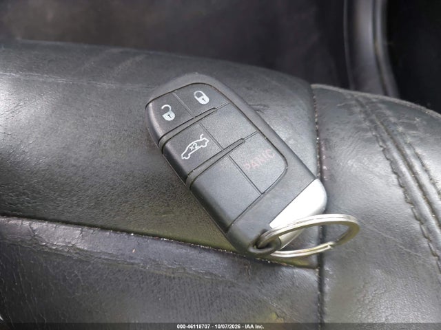 1C3CCCAB8GN179055 Chrysler 200 Limited Platinum