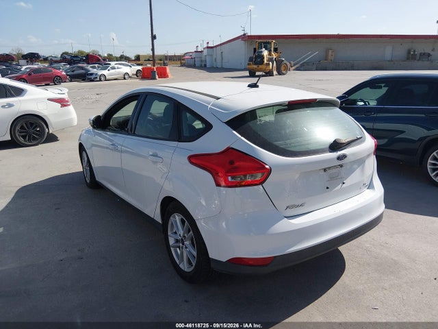 Ford FOCUS SE 2016 1FADP3K21GL213745 Image 3