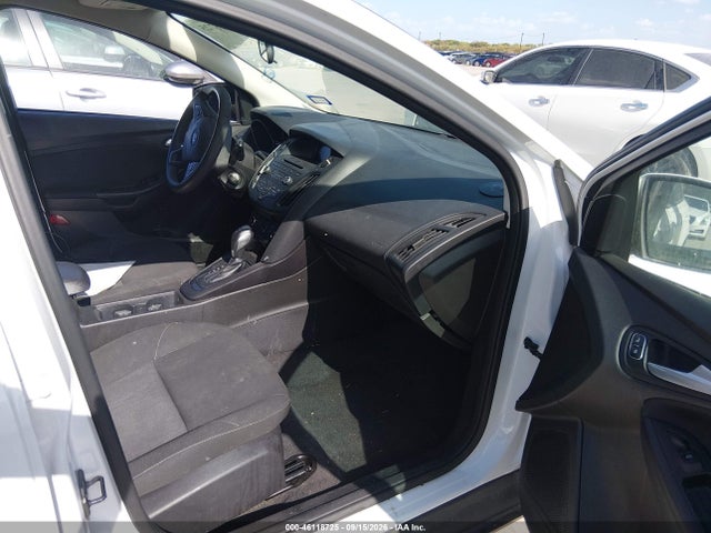 Ford FOCUS SE 2016 1FADP3K21GL213745 Image 5
