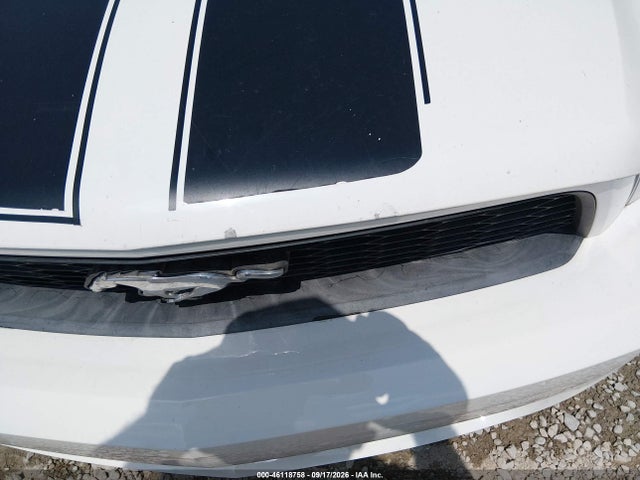 Продажа на аукционе авто 2012 Ford Mustang V6 Premium, vin: 1ZVBP8AM7C5210944, номер лота: 46118758