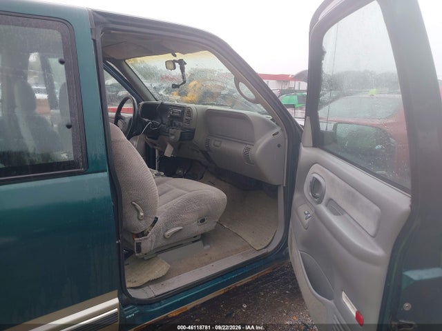 Aukcja sprzedaży 1998 Chevrolet K1500 Fleetside, vin: 2GCEK19R3W1132996, numer aukcji: 46118781