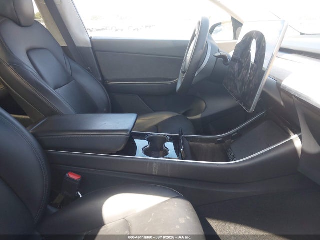 46118880 :رقم المزاد ، 5YJYGDEE0LF026033 vin ، 2020 Tesla Model Y Long Range Dual Motor All-wheel Drive مزاد بيع