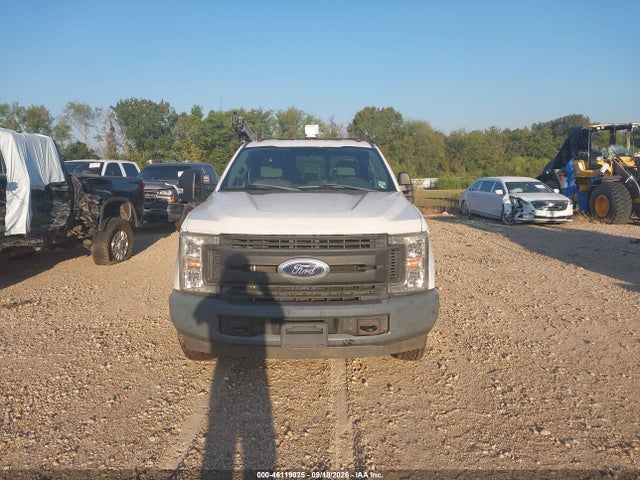 46119025 :رقم المزاد ، 1FD8X3G67HEE08287 vin ، 2017 Ford F-350 Chassis Xl مزاد بيع