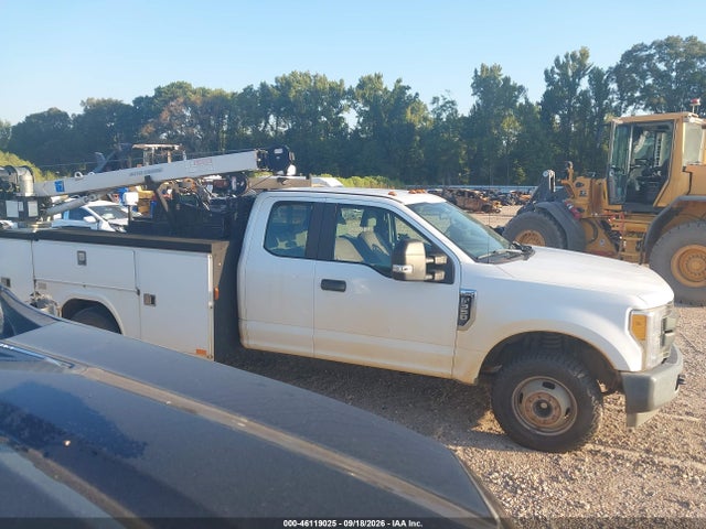 46119025 :رقم المزاد ، 1FD8X3G67HEE08287 vin ، 2017 Ford F-350 Chassis Xl مزاد بيع