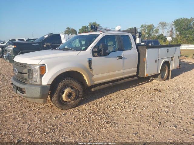 46119025 :رقم المزاد ، 1FD8X3G67HEE08287 vin ، 2017 Ford F-350 Chassis Xl مزاد بيع