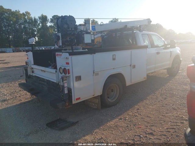 46119025 :رقم المزاد ، 1FD8X3G67HEE08287 vin ، 2017 Ford F-350 Chassis Xl مزاد بيع