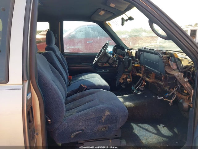 Продаж на аукціоні авто 1998 Chevrolet C1500 Fleetside, vin: 2GCEC19R5W1166015, номер лоту: 46119089