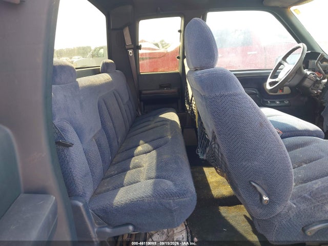Продаж на аукціоні авто 1998 Chevrolet C1500 Fleetside, vin: 2GCEC19R5W1166015, номер лоту: 46119089