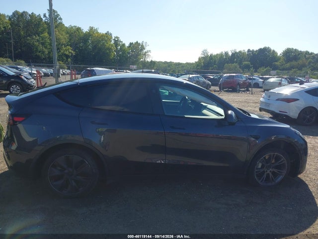 Продаж на аукціоні авто 2024 Tesla Model Y Long Range Dual Motor All-wheel Drive, vin: 7SAYGDEE1RA308304, номер лоту: 46119144