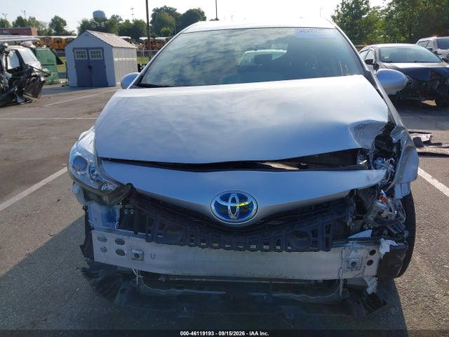 46119193 :رقم المزاد ، JTDZN3EU8HJ055811 vin ، 2017 Toyota Prius V Three مزاد بيع