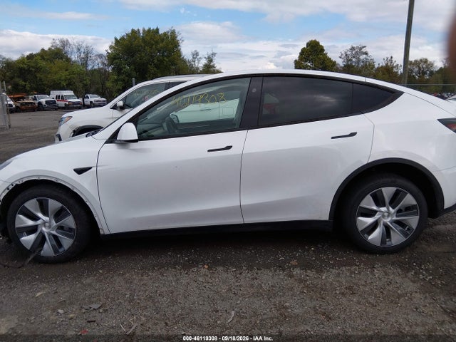 Продаж на аукціоні авто 2024 Tesla Model Y Long Range Dual Motor All-wheel Drive, vin: 7SAYGDEE2RA250607, номер лоту: 46119308