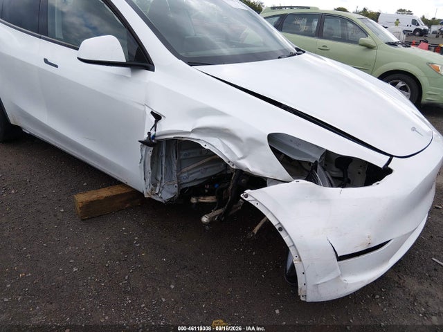 Продаж на аукціоні авто 2024 Tesla Model Y Long Range Dual Motor All-wheel Drive, vin: 7SAYGDEE2RA250607, номер лоту: 46119308