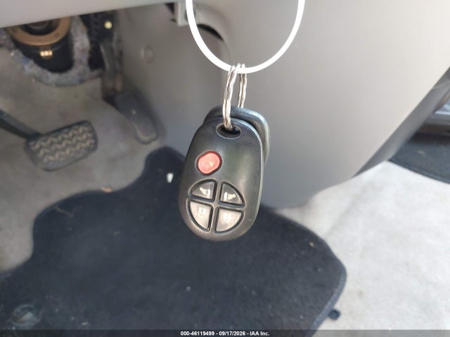 2010 Toyota Sienna Le მანქანა იყიდება აუქციონზე, vin: 5TDKK4CC8AS343203, აუქციონის ნომერი: 46119499