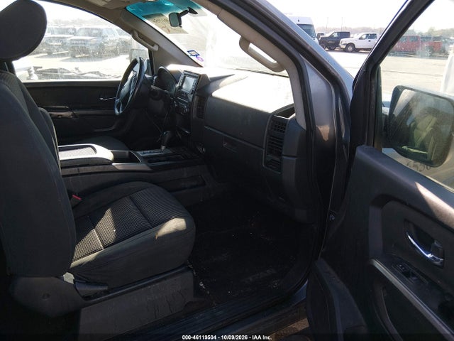 46119504 :رقم المزاد ، 1N6BA0CA3FN511429 vin ، 2015 Nissan Titan Sv مزاد بيع