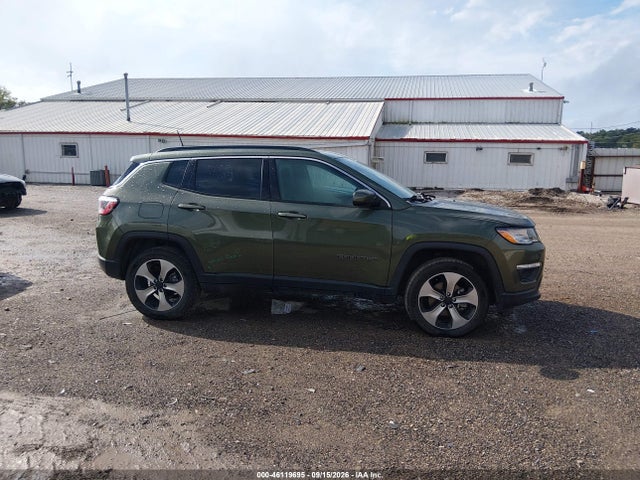 2020 Jeep Compass Sun And Safety 4x4 მანქანა იყიდება აუქციონზე, vin: 3C4NJDBB4LT258523, აუქციონის ნომერი: 46119695