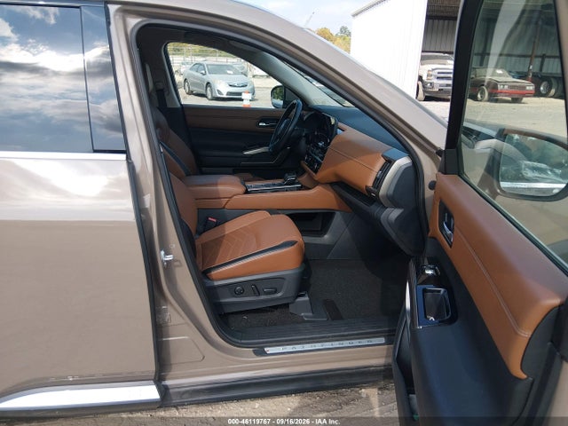 46119767 :رقم المزاد ، 5N1DR3DH6PC244491 vin ، 2023 Nissan Pathfinder Platinum Fwd مزاد بيع