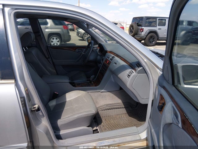 46119931 :رقم المزاد ، WDBJF82J82X070572 vin ، 2002 Mercedes-benz E 320 4m/4m Special Edition مزاد بيع