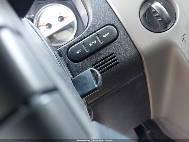 46119943 :رقم المزاد ، 1FTPX12595NB36727 vin ، 2005 Ford F-150 Lariat/xl/xlt مزاد بيع